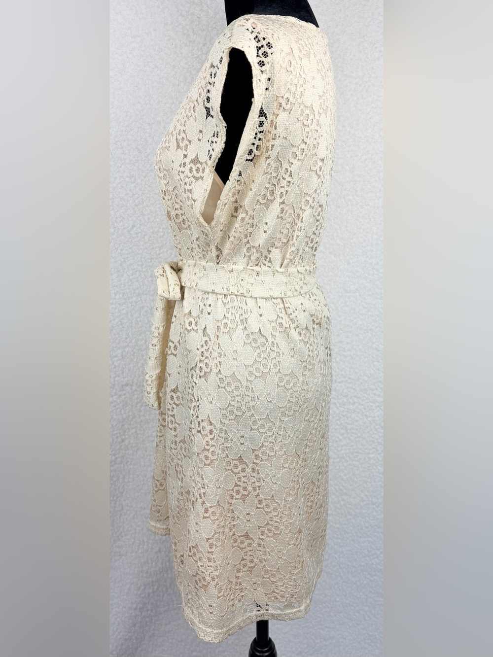 SHEEP • Cream Floral Lace Tie-Waist Mini Dress, M - Picture 6 of 13